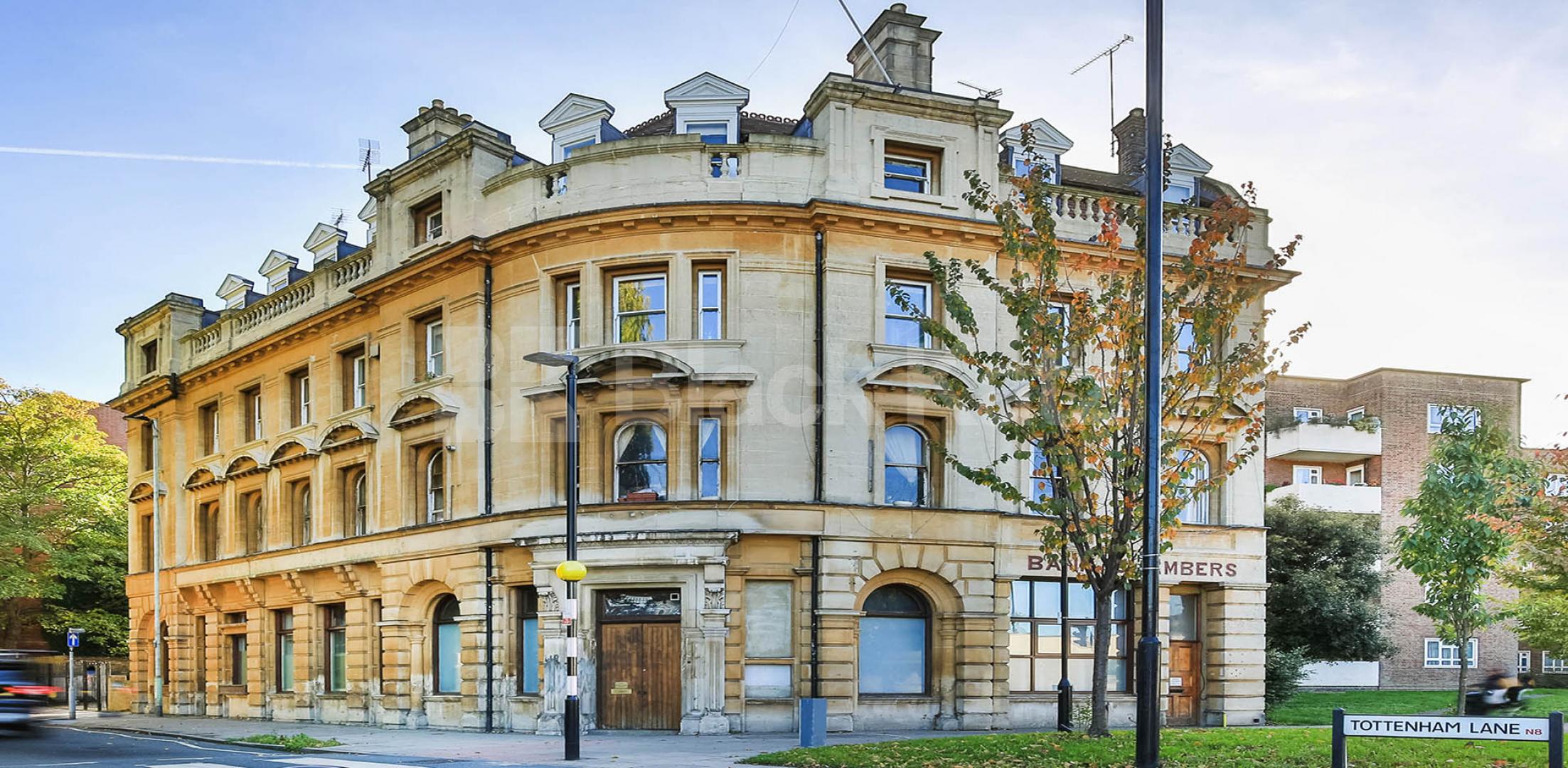 Spacious one bedroom property set in a great location High Street, Horsney